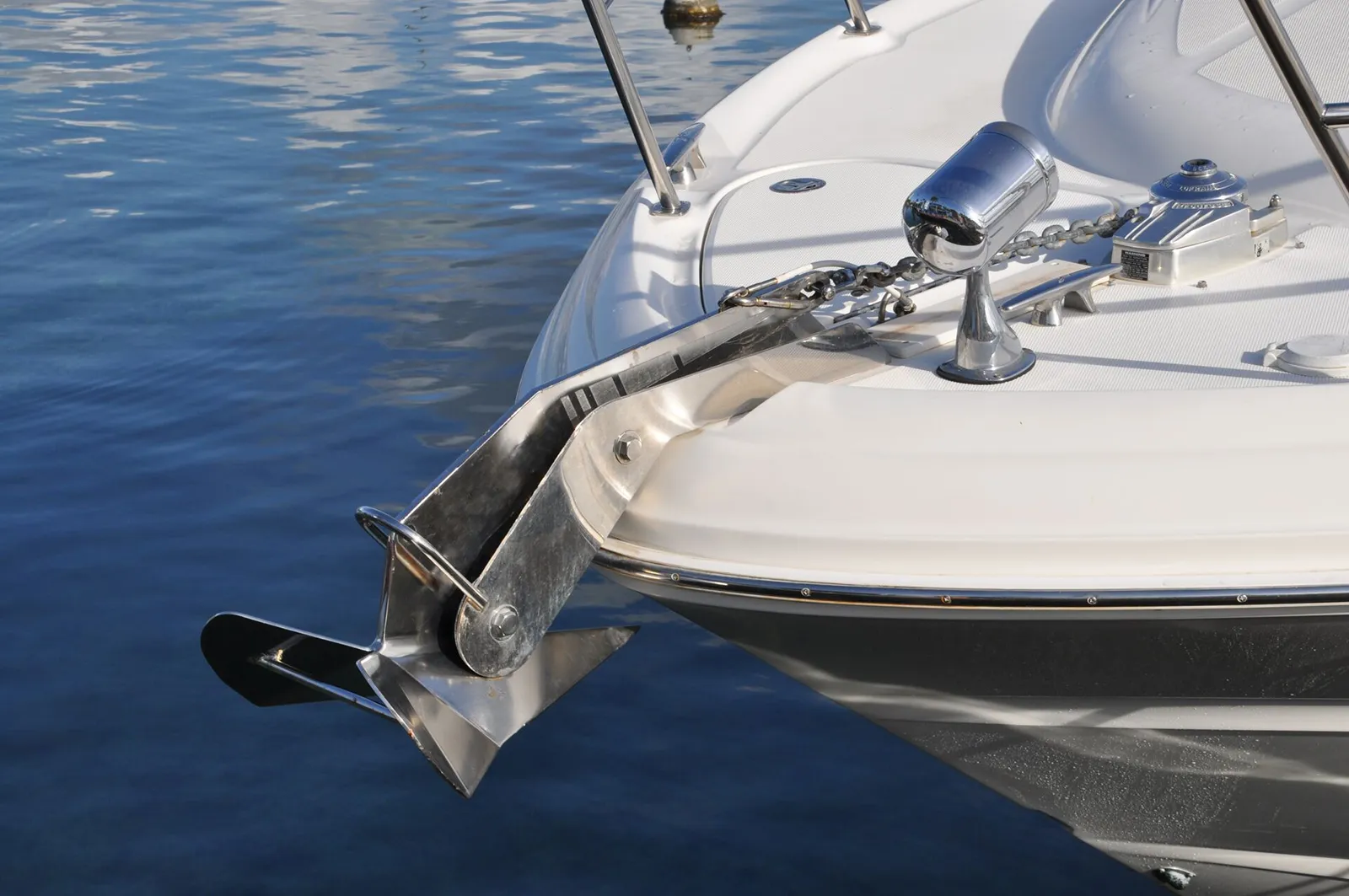 Marine Deck Hatch Hardware: Essential Stainless Steel Fittings for Boats and Yachts